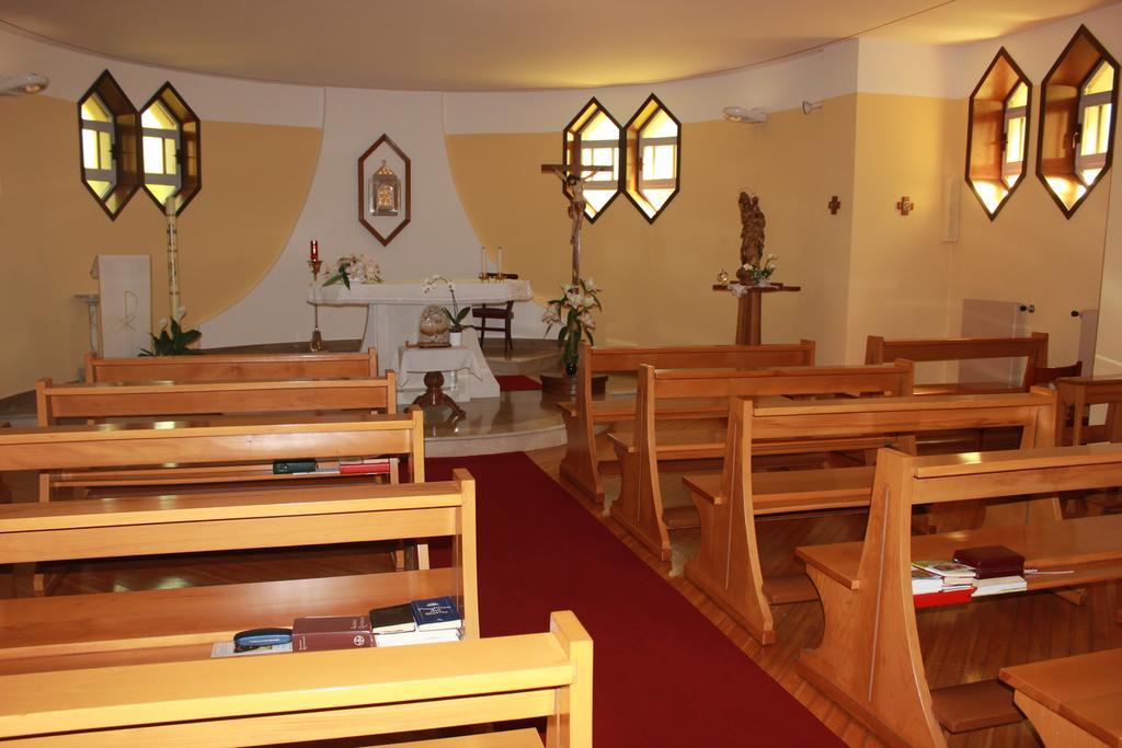 Centro Di Spiritualita Maria Candida Armeno Buitenkant foto