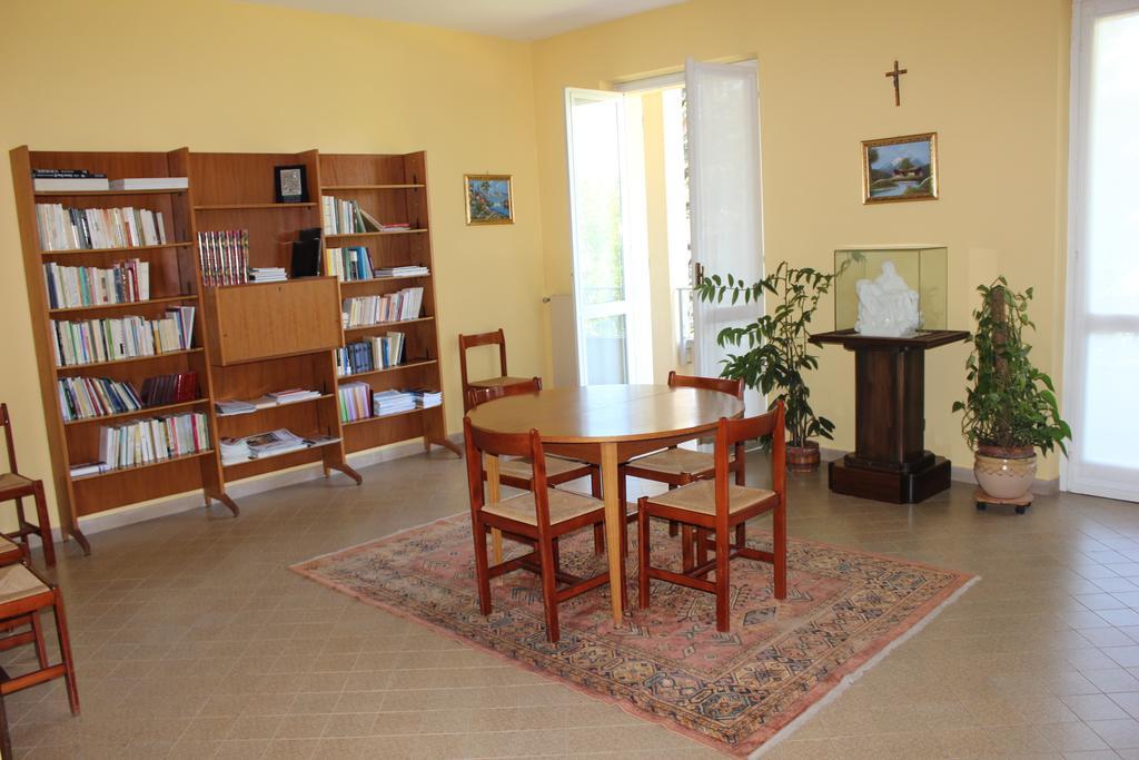Centro Di Spiritualita Maria Candida Armeno Buitenkant foto
