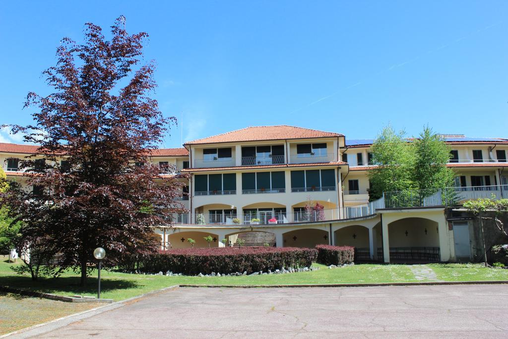 Centro Di Spiritualita Maria Candida Armeno Buitenkant foto